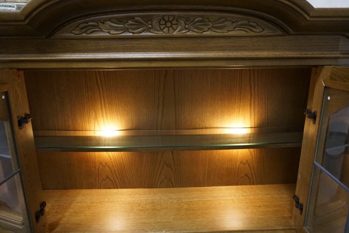 WITRYNA WISZĄCA DĘBOWA PODŚWIETLANA SZER. 166 CM