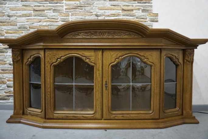 WITRYNA WISZĄCA DĘBOWA PODŚWIETLANA SZER. 166 CM