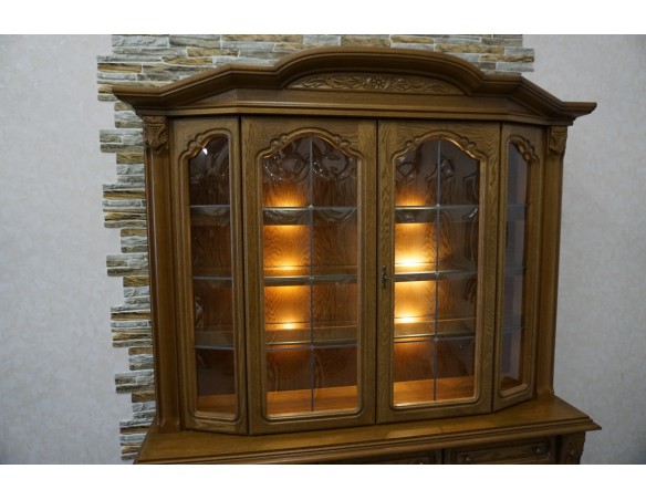 WITRYNA Z KOMODĄ DĘBOWA PODŚWIETLANA SZER. 168 CM