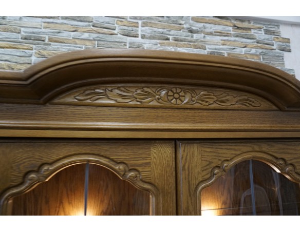 WITRYNA Z KOMODĄ DĘBOWA PODŚWIETLANA SZER. 168 CM