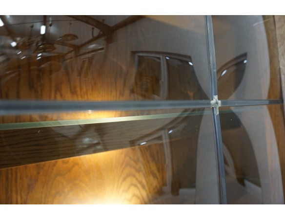 WITRYNA Z KOMODĄ DĘBOWA PODŚWIETLANA SZER. 168 CM