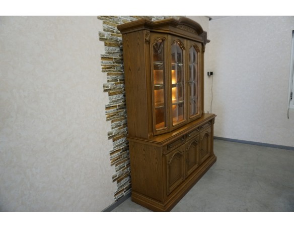 WITRYNA Z KOMODĄ DĘBOWA PODŚWIETLANA SZER. 168 CM