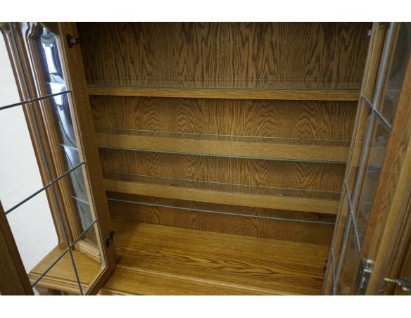 WITRYNA Z KOMODĄ DĘBOWA PODŚWIETLANA SZER. 168 CM