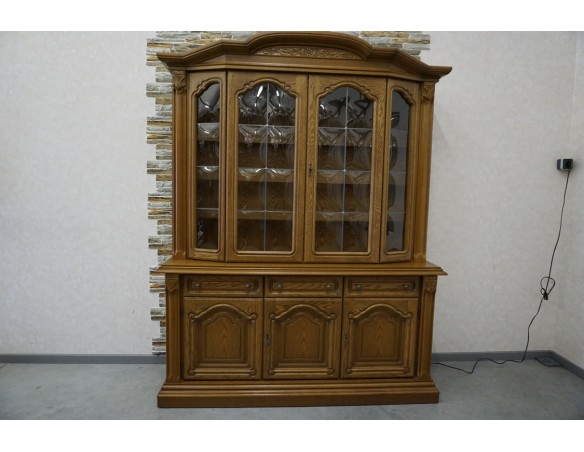 WITRYNA Z KOMODĄ DĘBOWA PODŚWIETLANA SZER. 168 CM