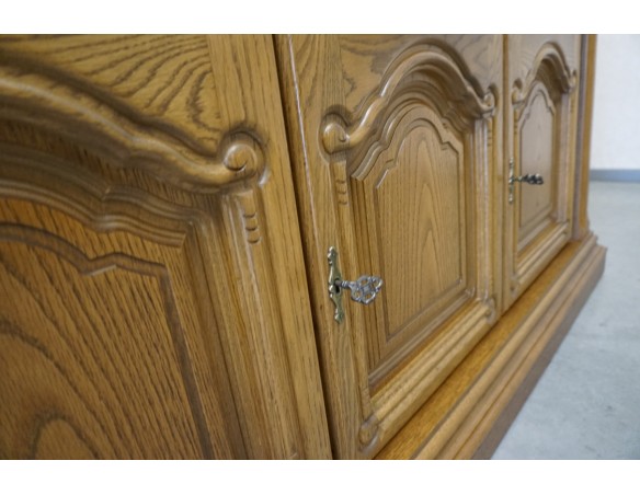 WITRYNA Z KOMODĄ DĘBOWA PODŚWIETLANA SZER. 168 CM