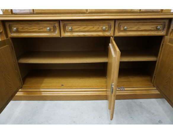 WITRYNA Z KOMODĄ DĘBOWA PODŚWIETLANA SZER. 168 CM