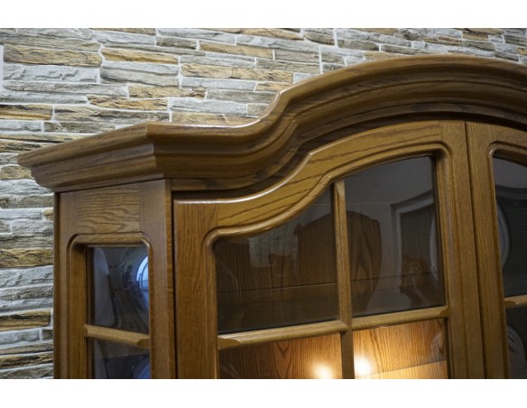 WITRYNA Z KOMODĄ DĘBOWA PODŚWIETLANA SZER. 156 CM