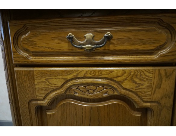 WITRYNA Z KOMODĄ DĘBOWA PODŚWIETLANA SZER. 156 CM