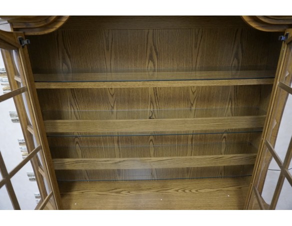 WITRYNA Z KOMODĄ DĘBOWA PODŚWIETLANA SZER. 156 CM