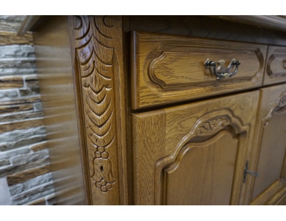 WITRYNA Z KOMODĄ DĘBOWA PODŚWIETLANA SZER. 156 CM