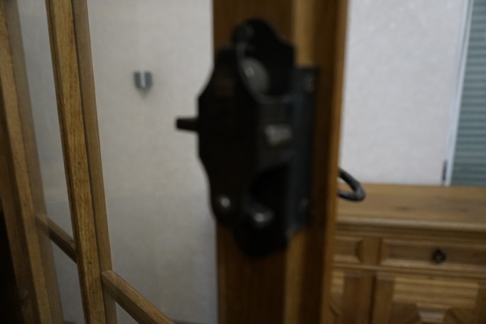 WITRYNA Z KOMODĄ LITY DĄB SZER. 134 CM