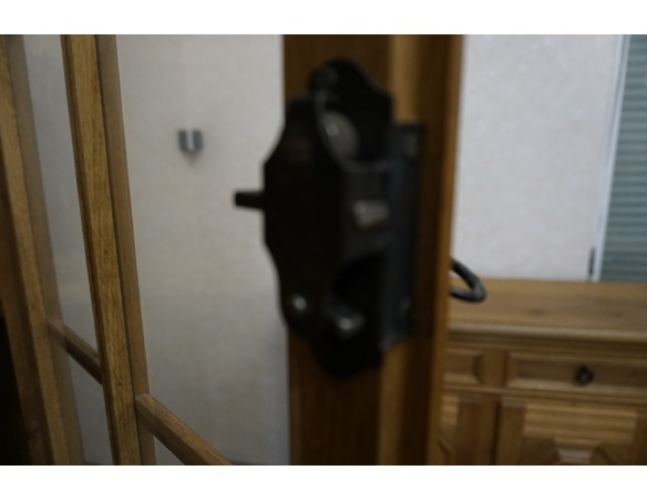 WITRYNA Z KOMODĄ LITY DĄB SZER. 134 CM