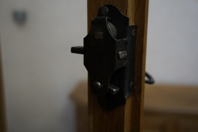 WITRYNA Z KOMODĄ LITY DĄB SZER. 134 CM