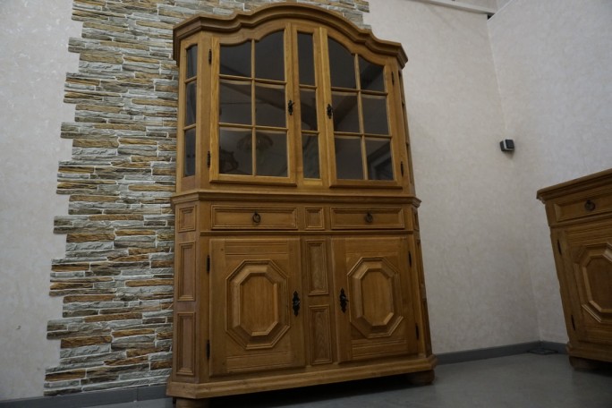 WITRYNA Z KOMODĄ LITY DĄB SZER. 134 CM