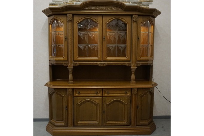 WITRYNA Z KOMODĄ DĘBOWA PODŚWIETLANA SZER. 187 CM