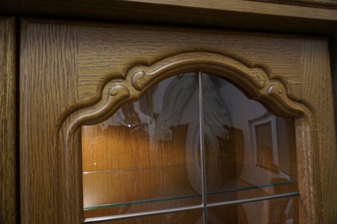 WITRYNA Z KOMODĄ DĘBOWA PODŚWIETLANA SZER. 187 CM