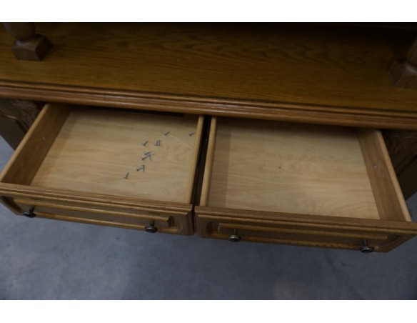 WITRYNA Z KOMODĄ DĘBOWA PODŚWIETLANA SZER. 187 CM