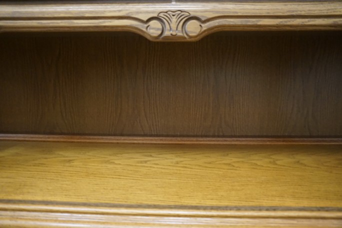 WITRYNA Z KOMODĄ DĘBOWA PODŚWIETLANA SZER. 187 CM