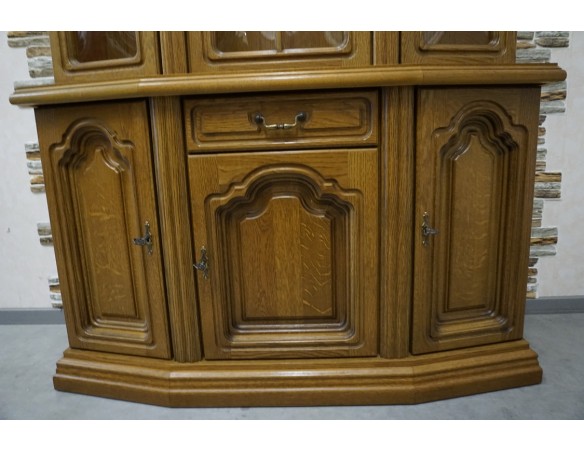 WITRYNA Z KOMODĄ DĘBOWA PODŚWIETLANA SZER. 130 CM