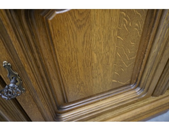 WITRYNA Z KOMODĄ DĘBOWA PODŚWIETLANA SZER. 130 CM