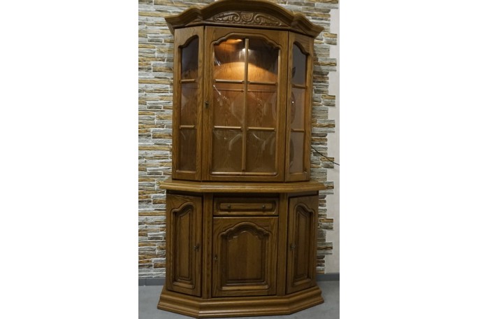 WITRYNA Z KOMODĄ DĘBOWA PODŚWIETLANA SZER. 115 CM