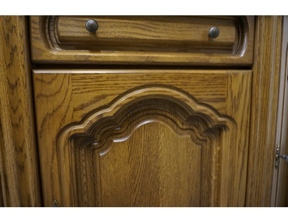 WITRYNA Z KOMODĄ DĘBOWA PODŚWIETLANA SZER. 115 CM