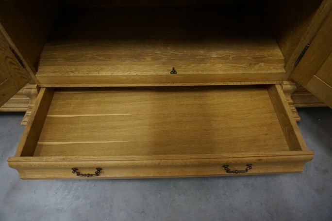 WITRYNA Z KOMODĄ LITY DĄB Z LITEGO DĘBU SZER....