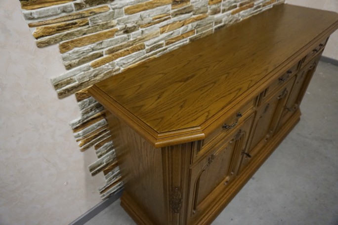 KOMODA DĘBOWA 3 DRZWIOWA SZER. 164 CM