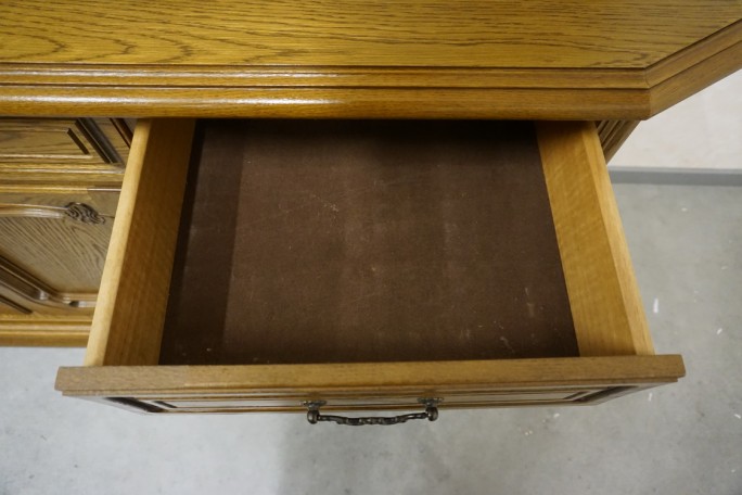 KOMODA DĘBOWA 3 DRZWIOWA SZER. 164 CM