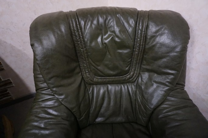 ZESTAW SKÓRA NATURALNA NA STELAŻU DĘBOWYM...