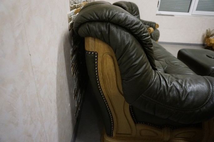 ZESTAW SKÓRA NATURALNA NA STELAŻU DĘBOWYM...