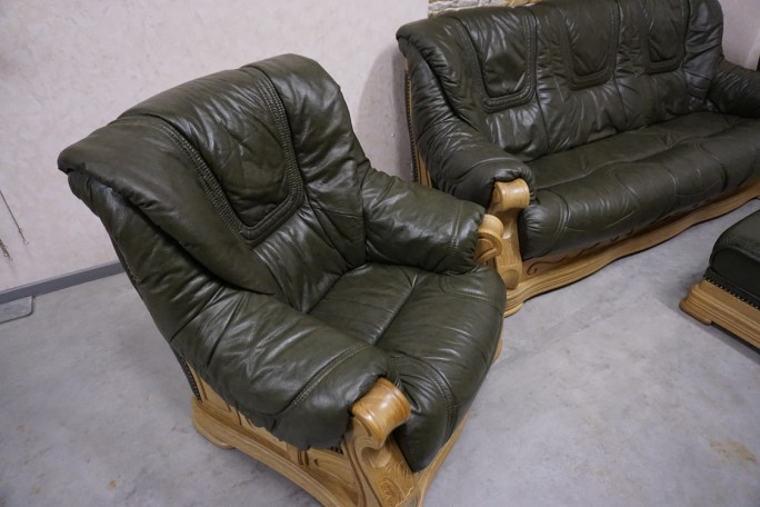 ZESTAW SKÓRA NATURALNA NA STELAŻU DĘBOWYM...