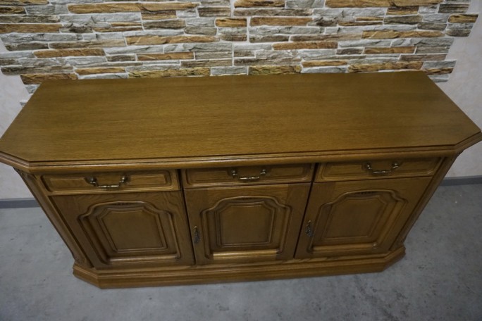 KOMODA DĘBOWA 3 DRZWIOWA SZER. 158 CM