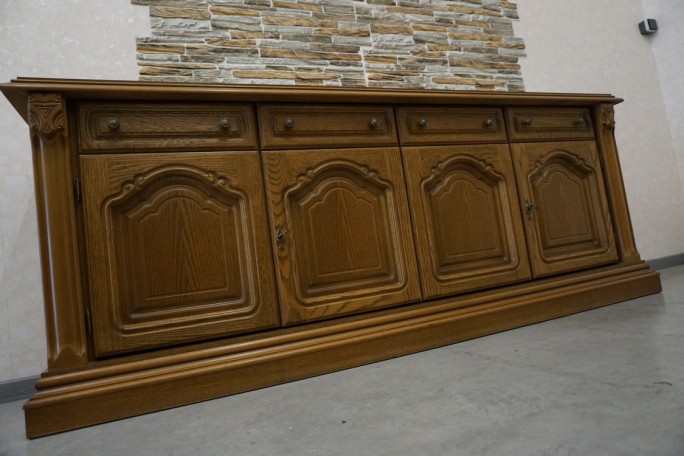 KOMODA DĘBOWA 4 DRZWIOWA SZER. 208 CM