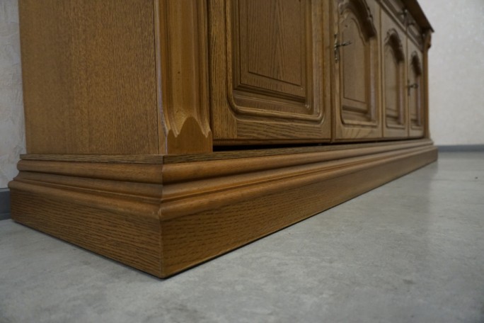 KOMODA DĘBOWA 4 DRZWIOWA SZER. 208 CM