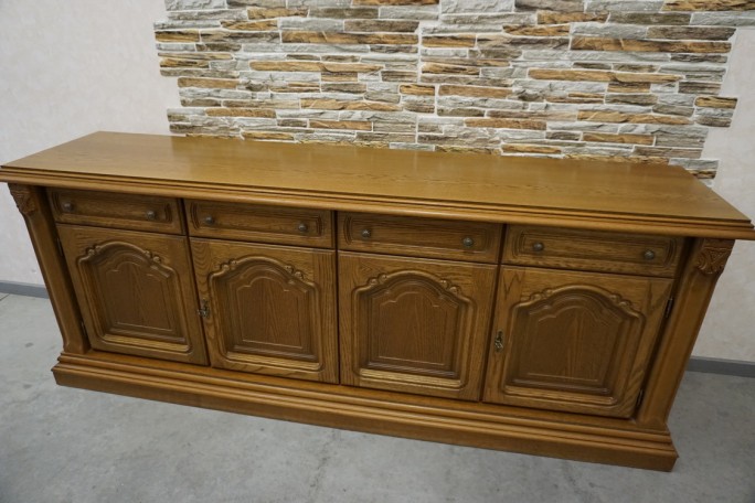 KOMODA DĘBOWA 4 DRZWIOWA SZER. 208 CM