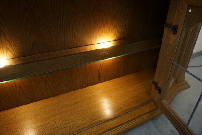 WITRYNA WISZĄCA DĘBOWA SZER. 167 CM