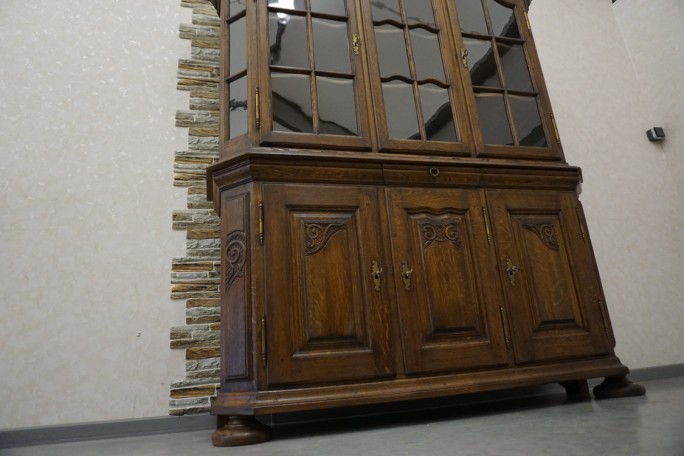 WITRYNA Z KOMODĄ CIEMNY LITY DĄB SZER. 169CM