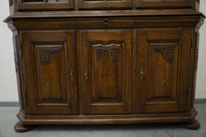 WITRYNA Z KOMODĄ CIEMNY LITY DĄB SZER. 169CM