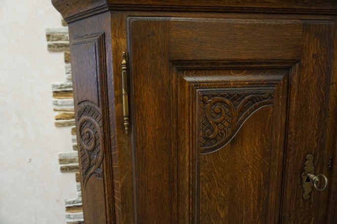 WITRYNA Z KOMODĄ CIEMNY LITY DĄB SZER. 169CM