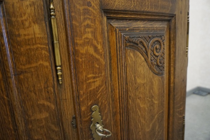 WITRYNA Z KOMODĄ CIEMNY LITY DĄB SZER. 169CM