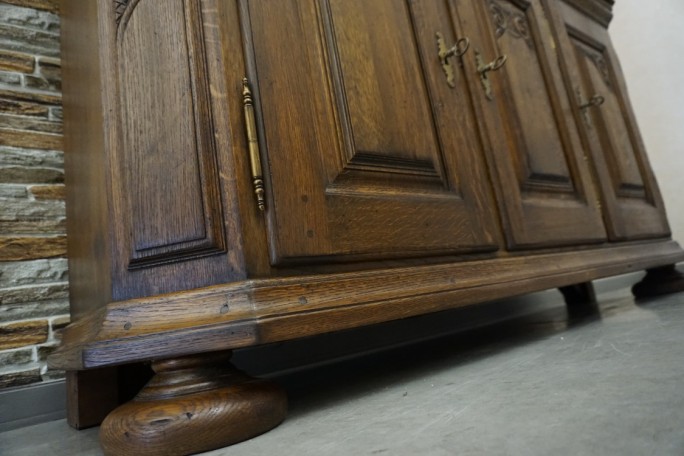 WITRYNA Z KOMODĄ CIEMNY LITY DĄB SZER. 169CM