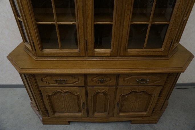 WITRYNA Z KOMODĄ DĘBOWA PODŚWIETLANA SZER. 185 CM