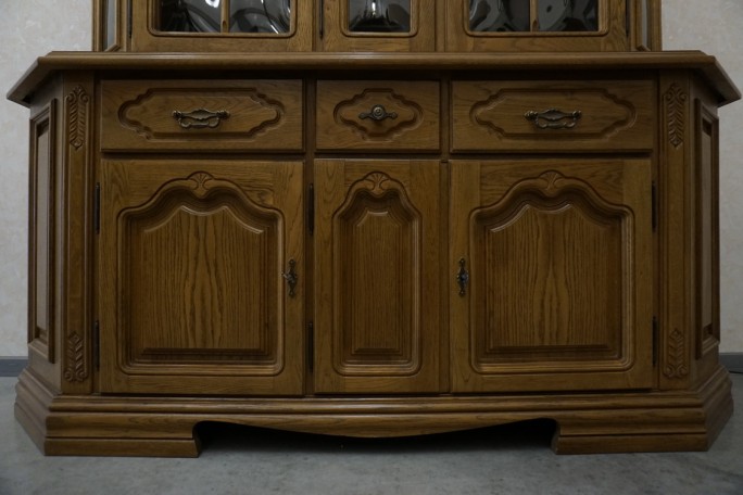 WITRYNA Z KOMODĄ DĘBOWA PODŚWIETLANA SZER. 185 CM