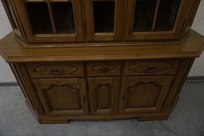 WITRYNA Z KOMODĄ DĘBOWA PODŚWIETLANA SZER. 185 CM