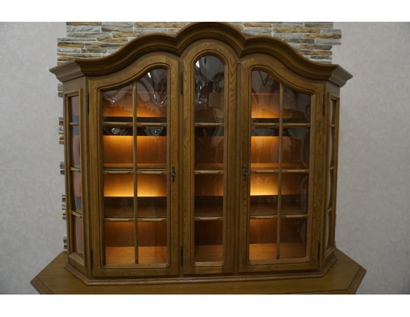 WITRYNA Z KOMODĄ DĘBOWA PODŚWIETLANA SZER. 185 CM