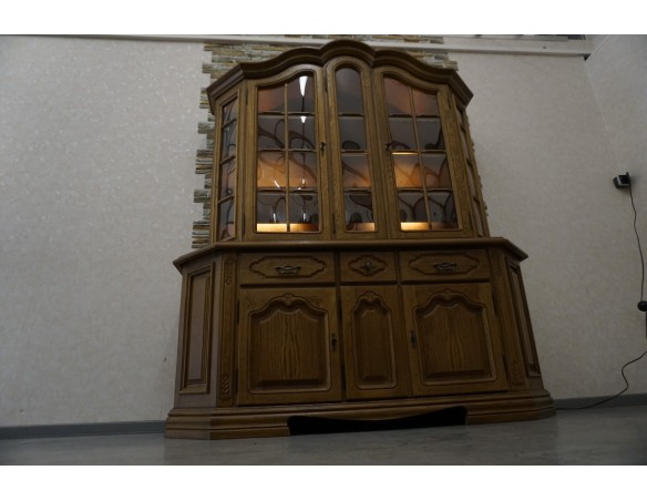 WITRYNA Z KOMODĄ DĘBOWA PODŚWIETLANA SZER. 185 CM