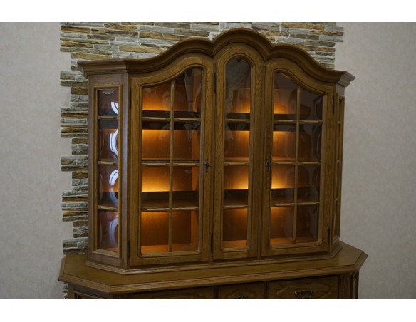 WITRYNA Z KOMODĄ DĘBOWA PODŚWIETLANA SZER. 185 CM