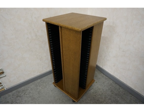 STOJAK DĘBOWY NA PŁYTY CD , DVD SZER. 35x35 CM