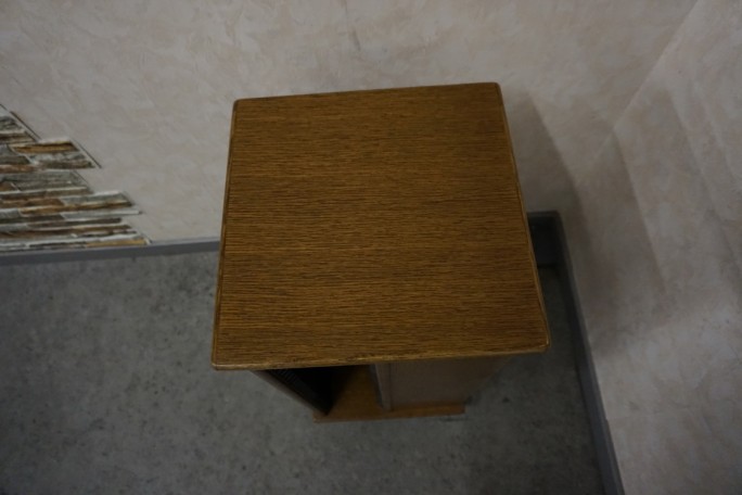 STOJAK DĘBOWY NA PŁYTY CD , DVD SZER. 35x35 CM